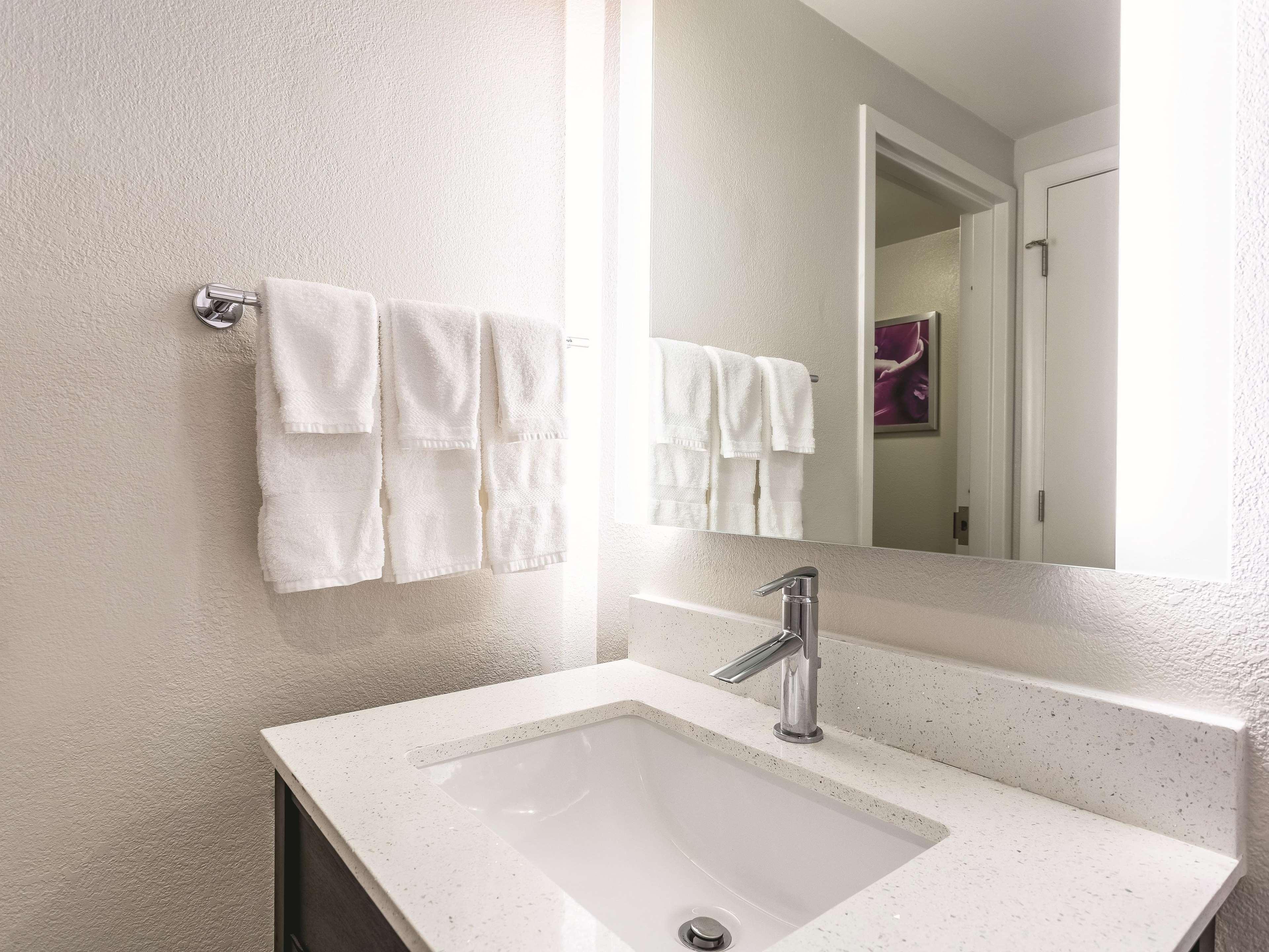 La Quinta By Wyndham Columbia / Fort Meade Jessup Exterior photo