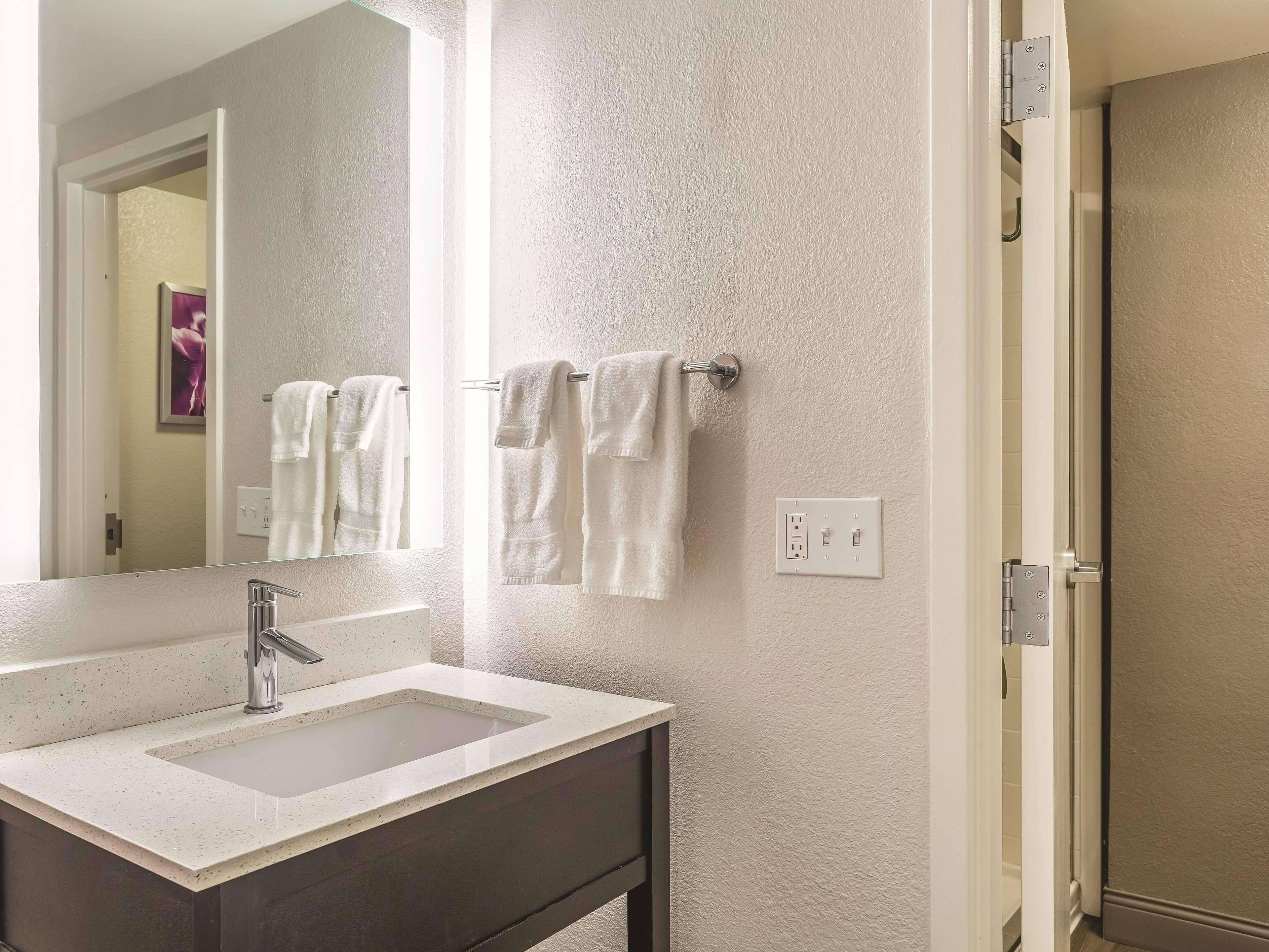 La Quinta By Wyndham Columbia / Fort Meade Jessup Exterior photo