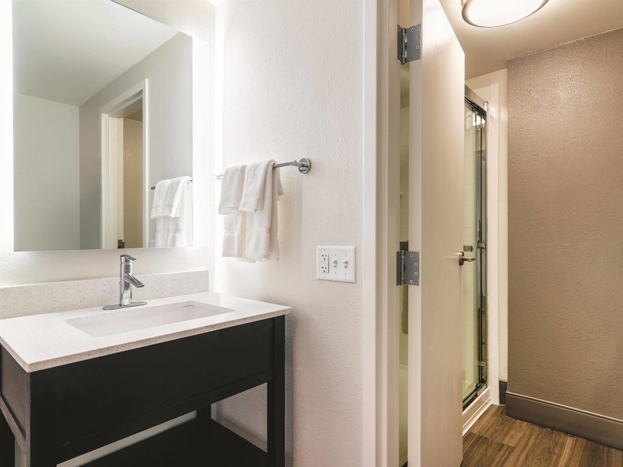 La Quinta By Wyndham Columbia / Fort Meade Jessup Exterior photo
